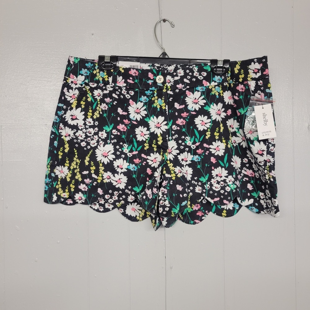 Crown And Ivy Size 14 Inseam 4 Women's Floral Shelby Scalloped Shorts Beach Fun